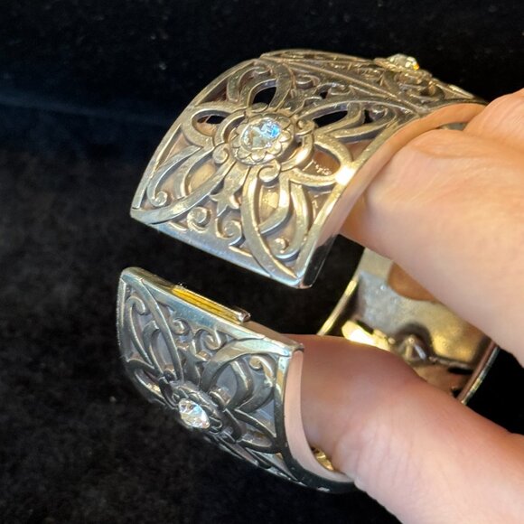 Belmonte Wide Hinge Cuff Openwork Silver Retired Rhinestone Magnetic Clamper EUC - Picture 4 of 7